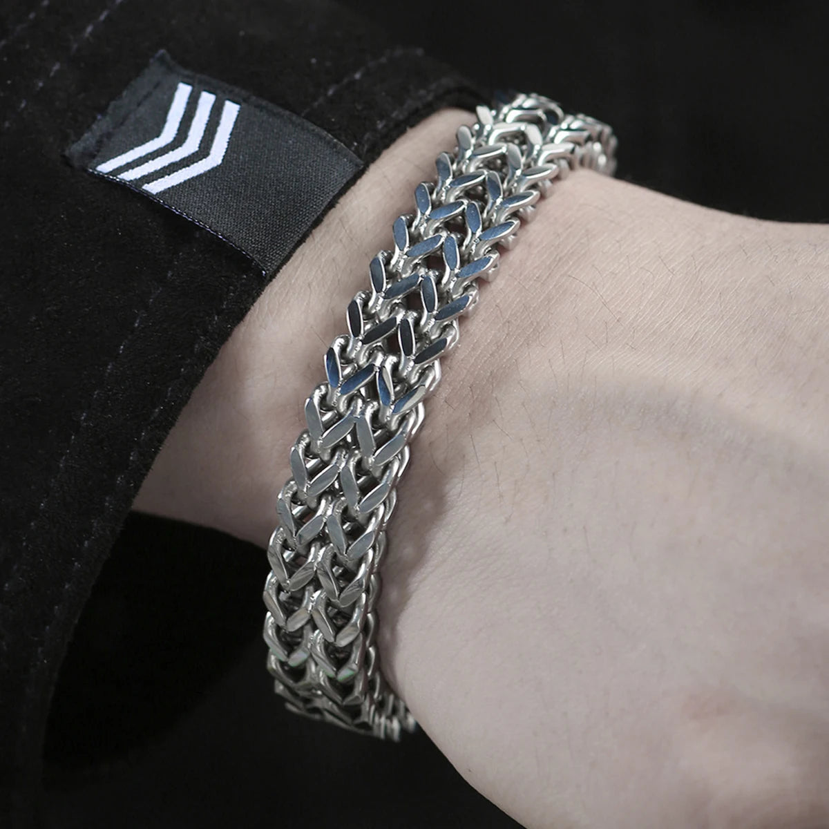 Elevate Your Style: Cuban Bracelet for Men and Women
